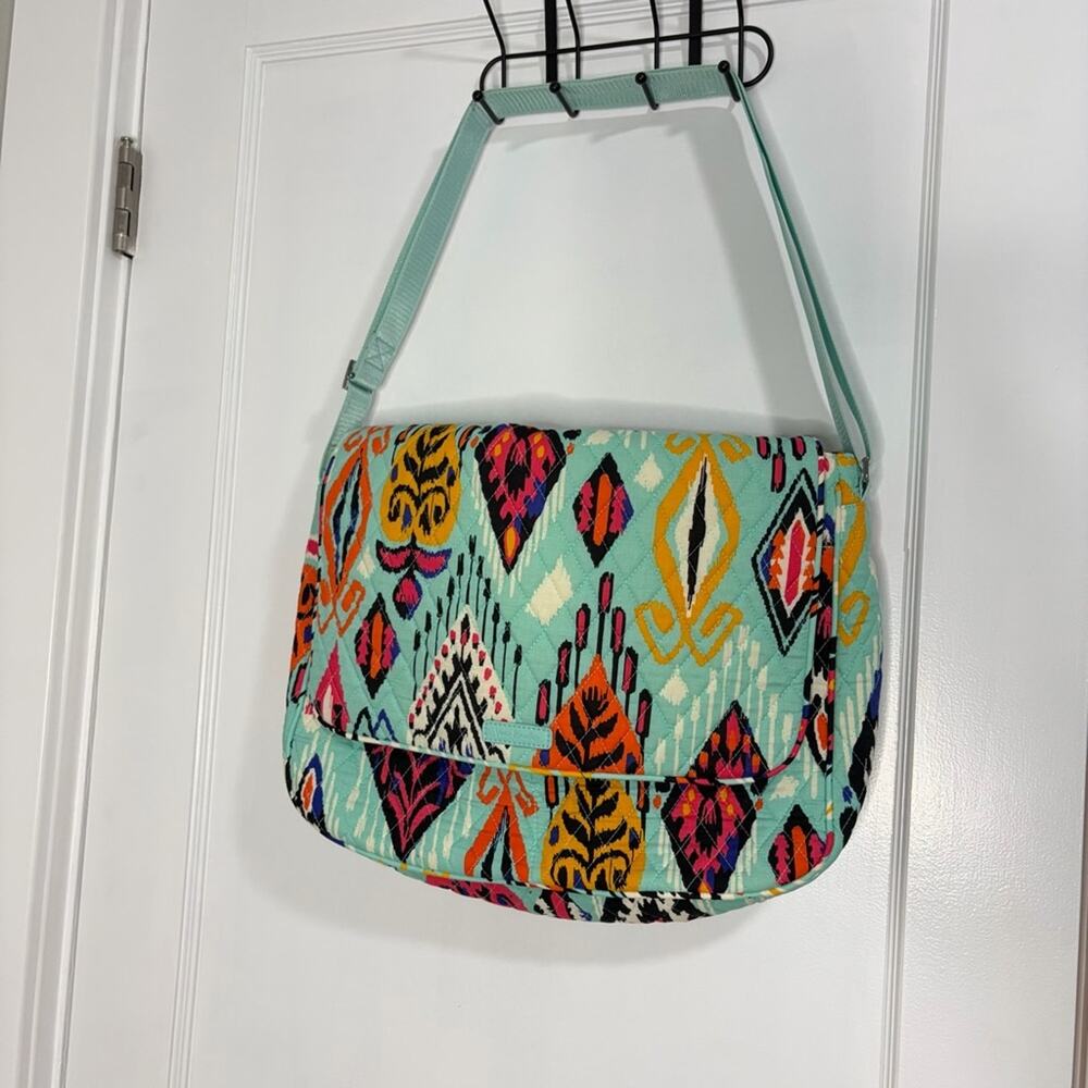 Vera Bradley Essential Messenger Bag quilted Pueblo print - Picture 15 of 15